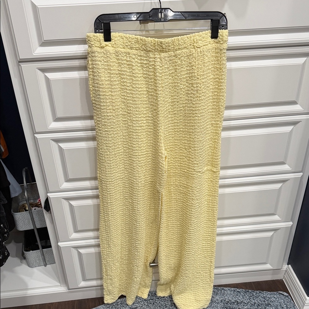 Yellow Textured Vest and Pants Set GLG Size Large Like New Good Condition - Picture 6 of 8